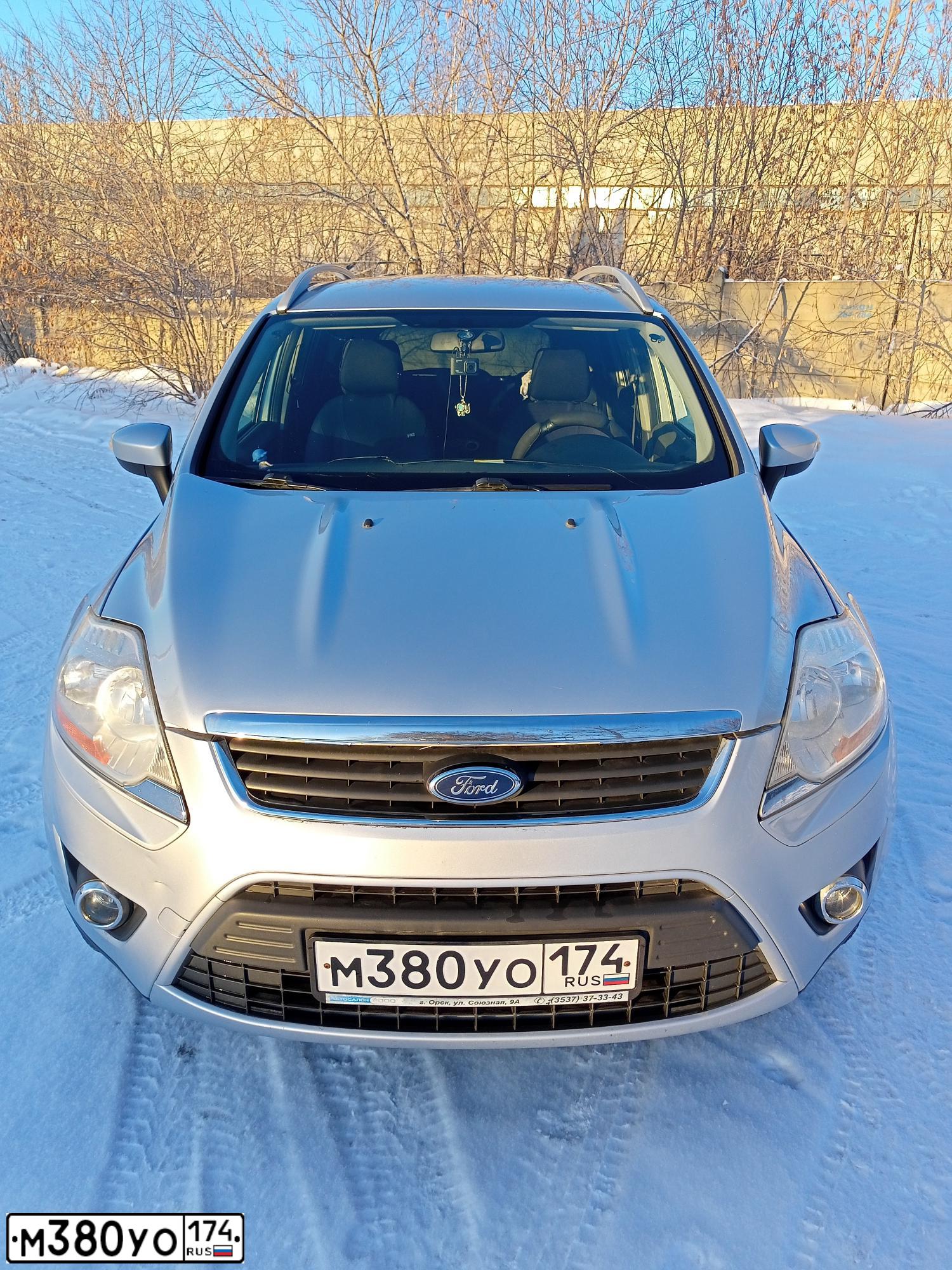 Фото автомобиля FORD KUGA, 2011 — госномер Т419ЕР56. Цвет: Серебристый