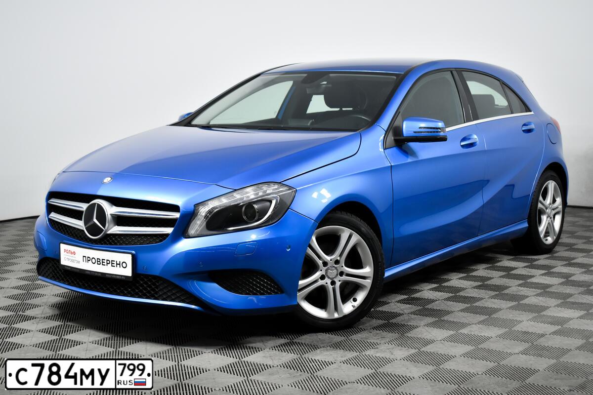 Фото автомобиля MERCEDES-BENZ  A 200, 2013 — госномер К031АУ977. Цвет: голубой