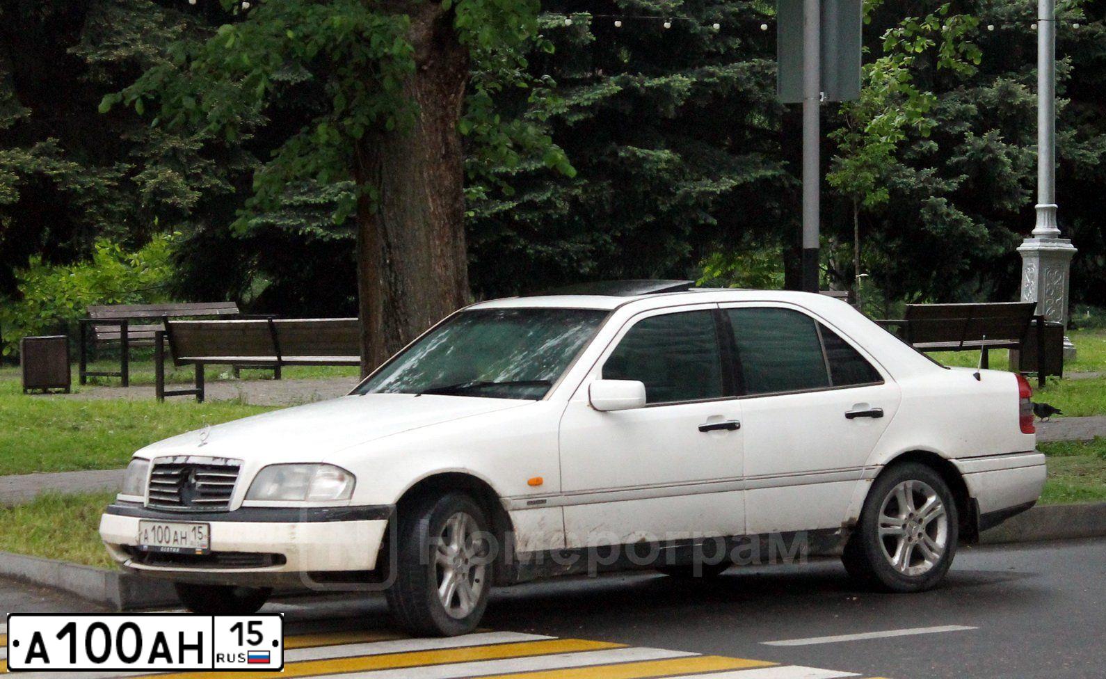 Фото автомобиля LADA 2114 SAMARA, 2006 — госномер Н652ОК15. Цвет: средний серо-зеленый металлик
