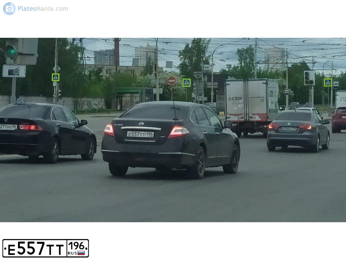 Фото автомобиля NISSAN TEANA, 2012 — госномер Е557ТТ196. Цвет: ЧЕРНЫЙ