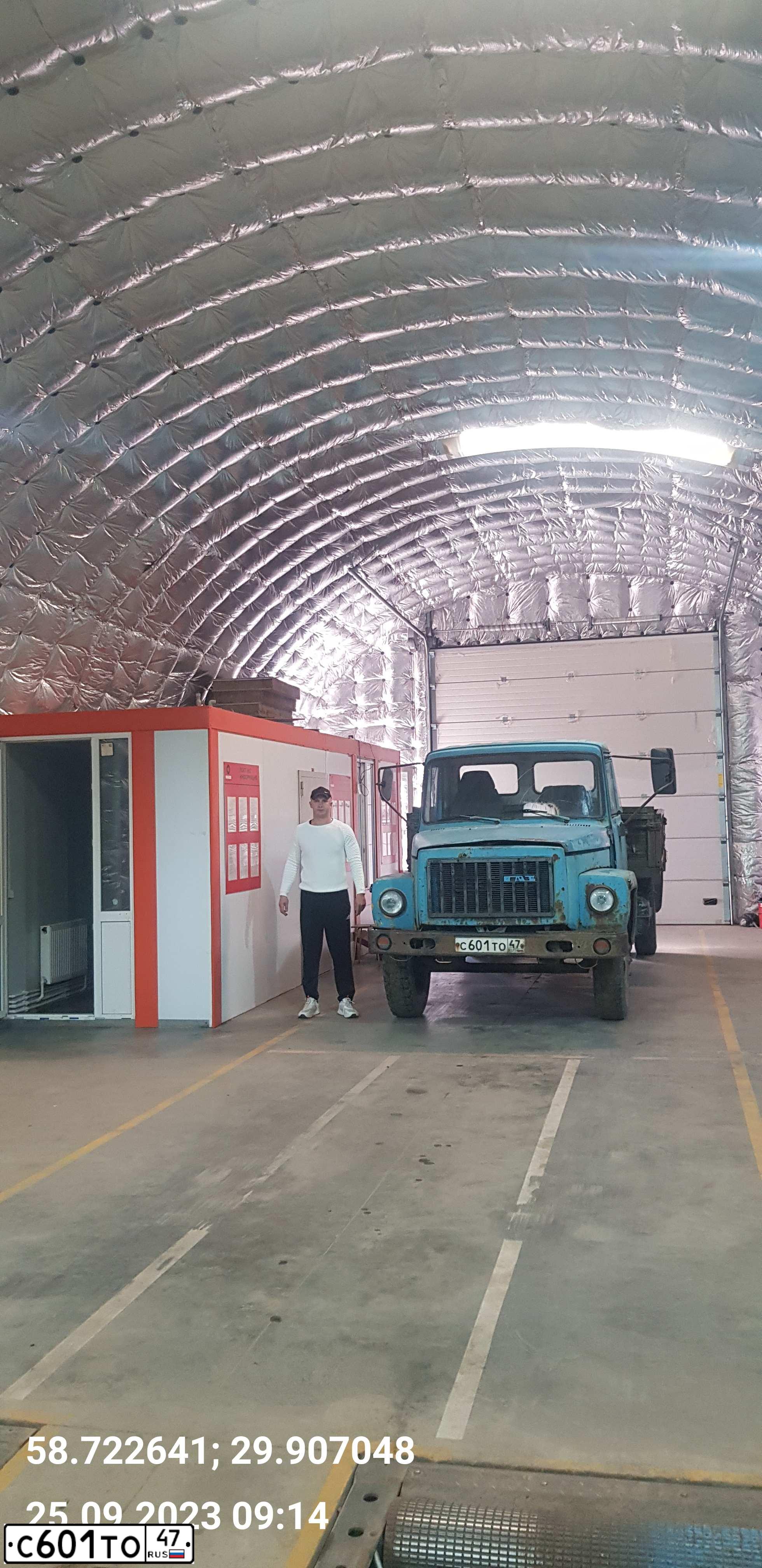 Фото автомобиля GAZ 3307, 1993 — госномер С601ТО47. Цвет: СИНИЙ