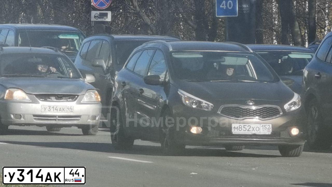 Фото автомобиля KIA RIO, 2004 — госномер У314АК44. Цвет: Серебристый