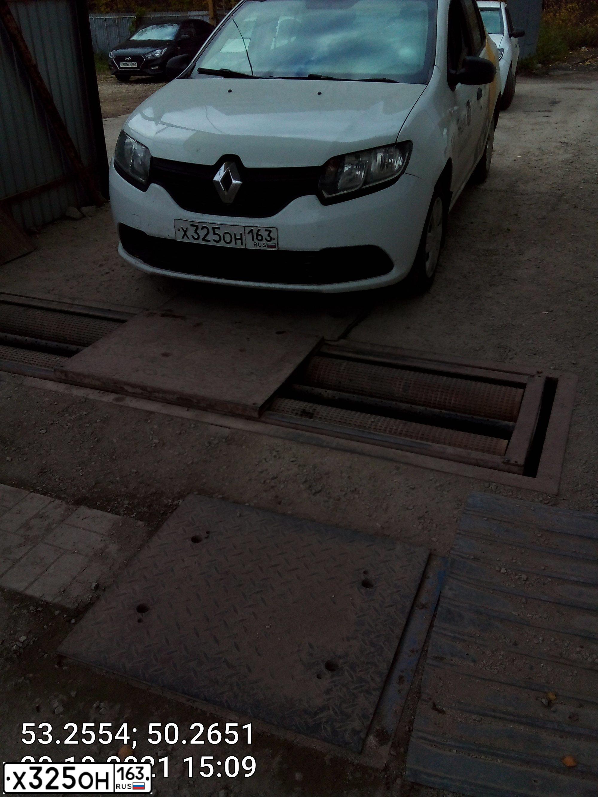 Фото автомобиля RENAULT LOGAN, 2016 — госномер К371ХР134. Цвет: Белый