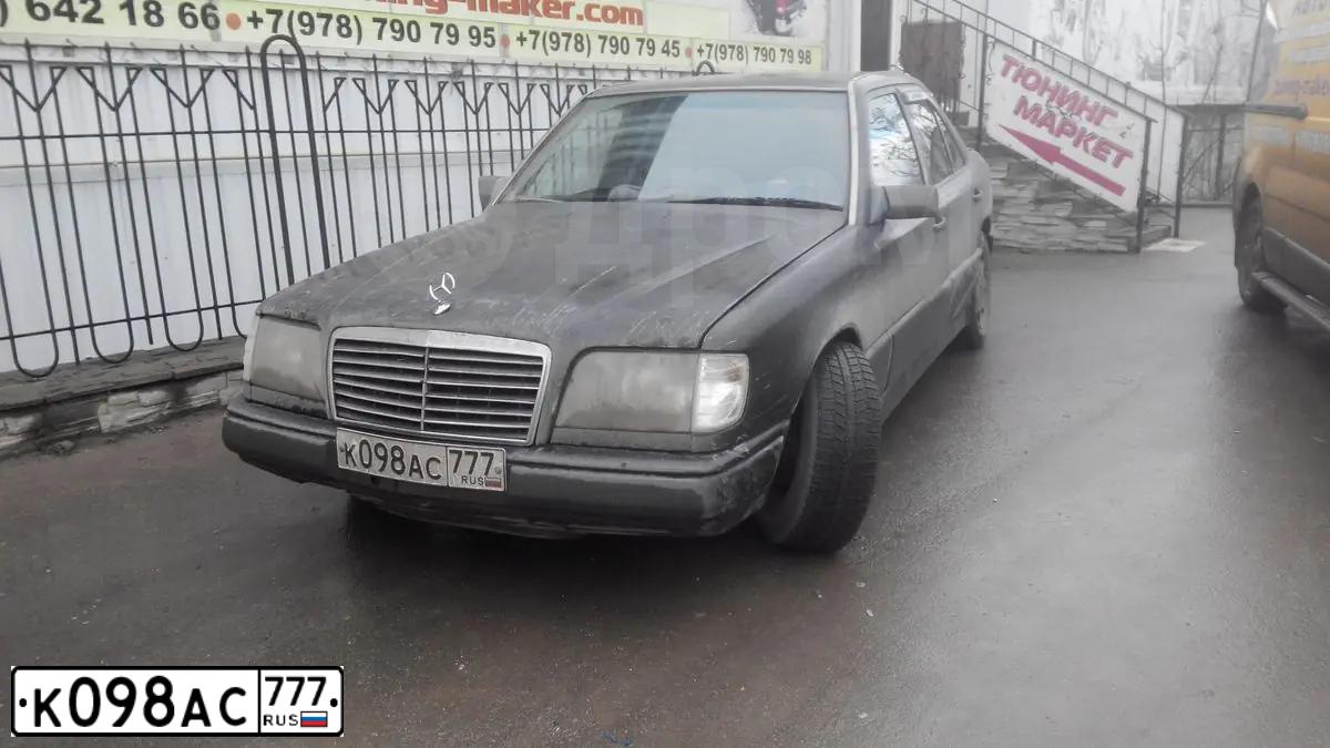 Фото автомобиля MERCEDES E-KLASSE, 1993 — госномер В331ЕТ92. Цвет: ЧЕРНЫЙ
