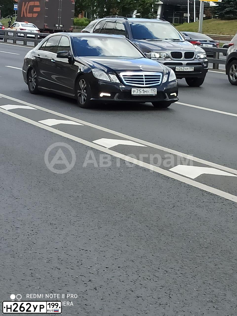 Фото автомобиля BMW X5, 2005 — госномер Н262УР199. Цвет: БЕЛЫЙ