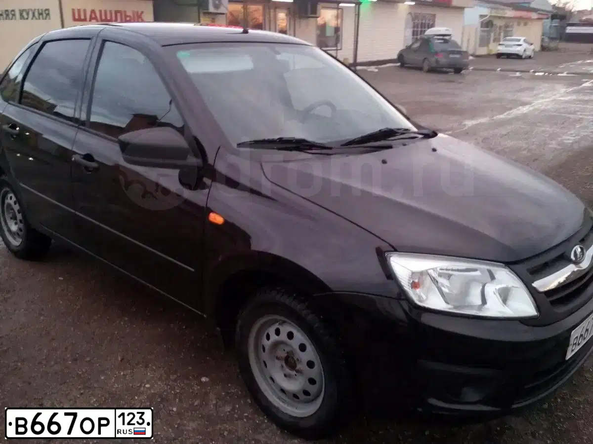 Фото автомобиля HONDA CIVIC, 1987 — госномер В667ОР126. Цвет: ГОЛУБОЙ МЕТАЛЛИК