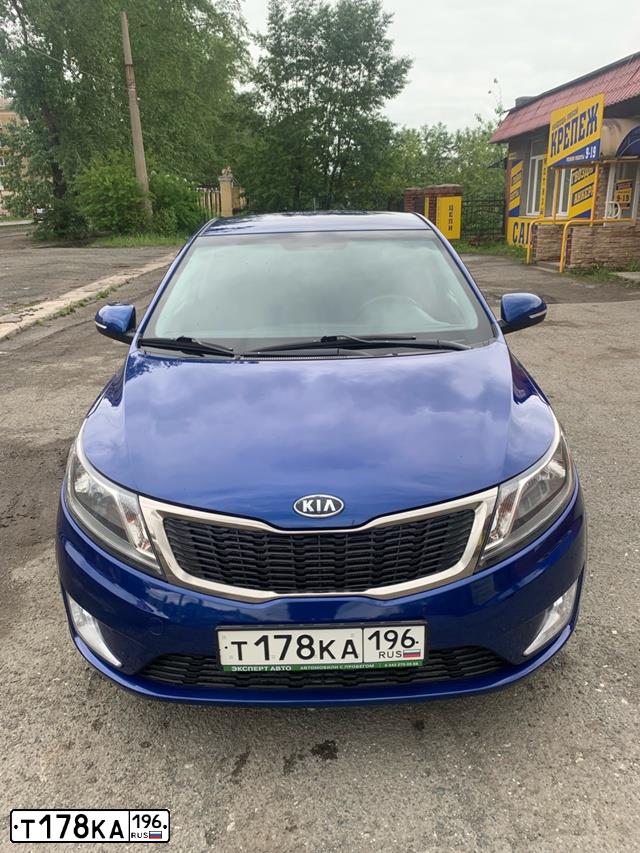 Фото автомобиля KIA RIO, 2012 — госномер Т178КА196. Цвет: синий