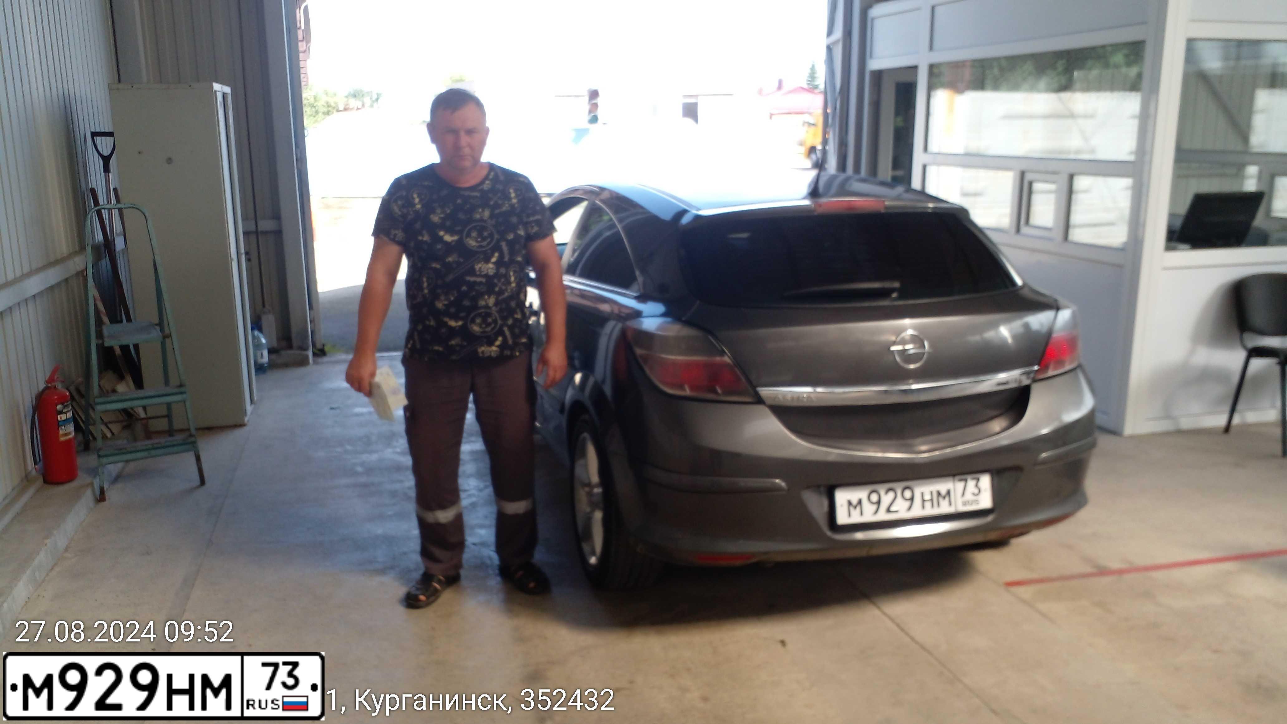 Фото автомобиля OPEL ASTRA, 2009 — госномер С776НР30. Цвет: СЕРЫЙ