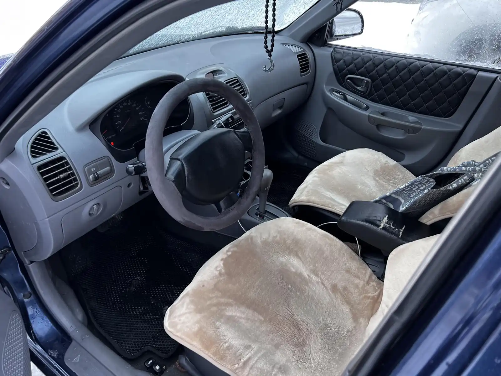 Фото автомобиля HYUNDAI ACCENT, 2007 — госномер Н831ТА702