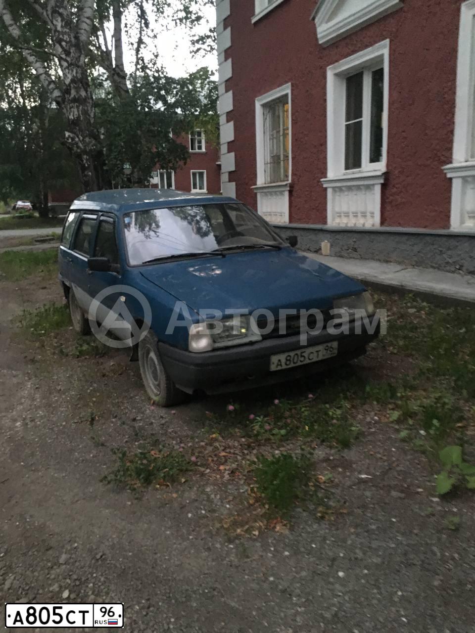 Фото автомобиля IZH 2126, 2004 — госномер А805СТ96. Цвет: СИНИЙ