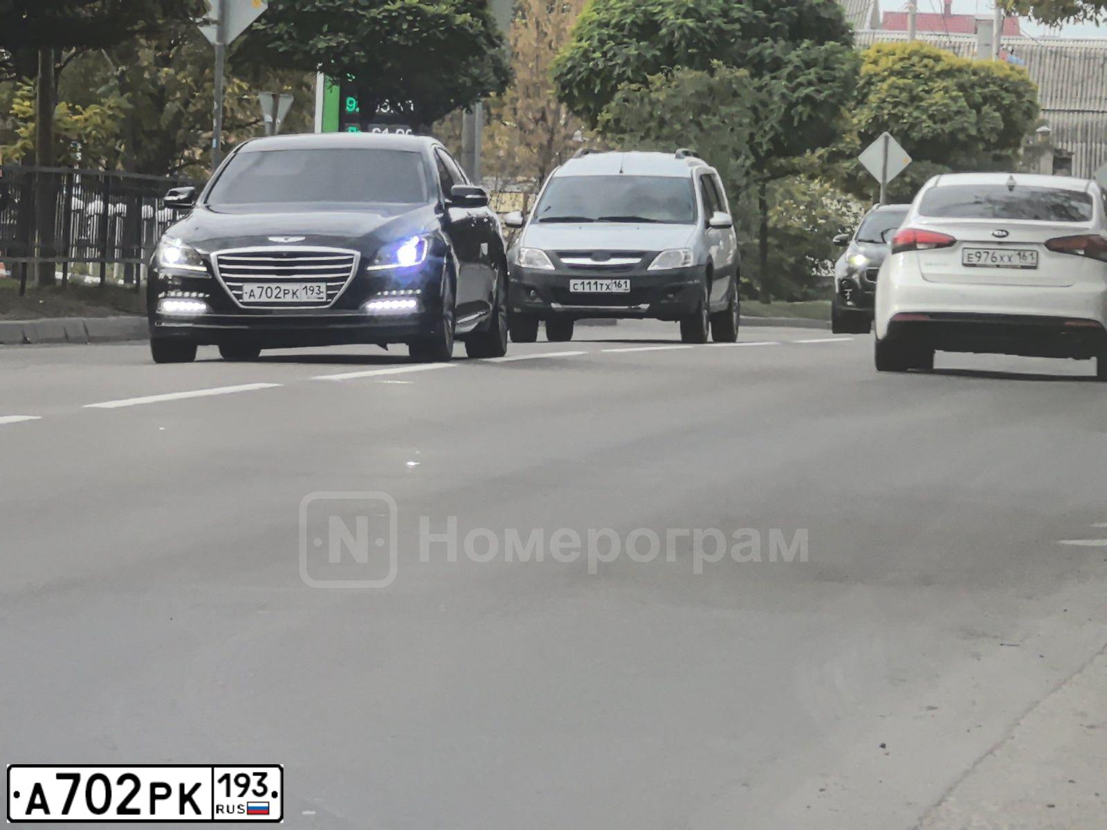 Фото автомобиля HYUNDAI GENESIS, 2014 — госномер Е458ОЕ198. Цвет: ЧЕРНЫЙ