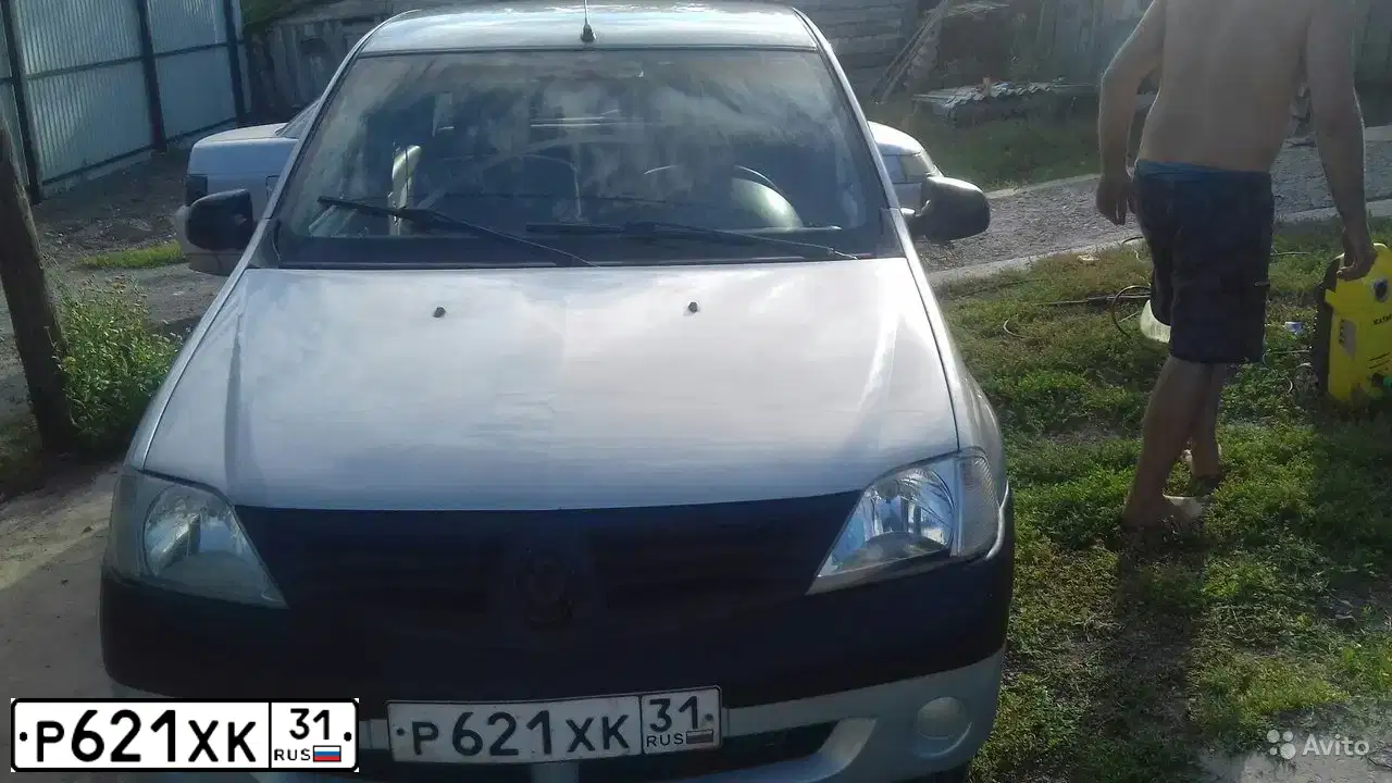 Фото автомобиля RENAULT LOGAN, 2007 — госномер У987АУ31. Цвет: СЕРЫЙ
