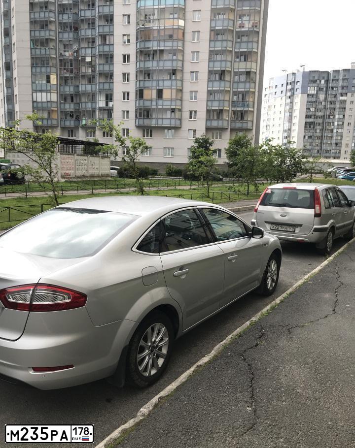 Фото автомобиля FORD MONDEO, 2011 — госномер А192ТЕ147. Цвет: СЕРЕБРИСТЫЙ