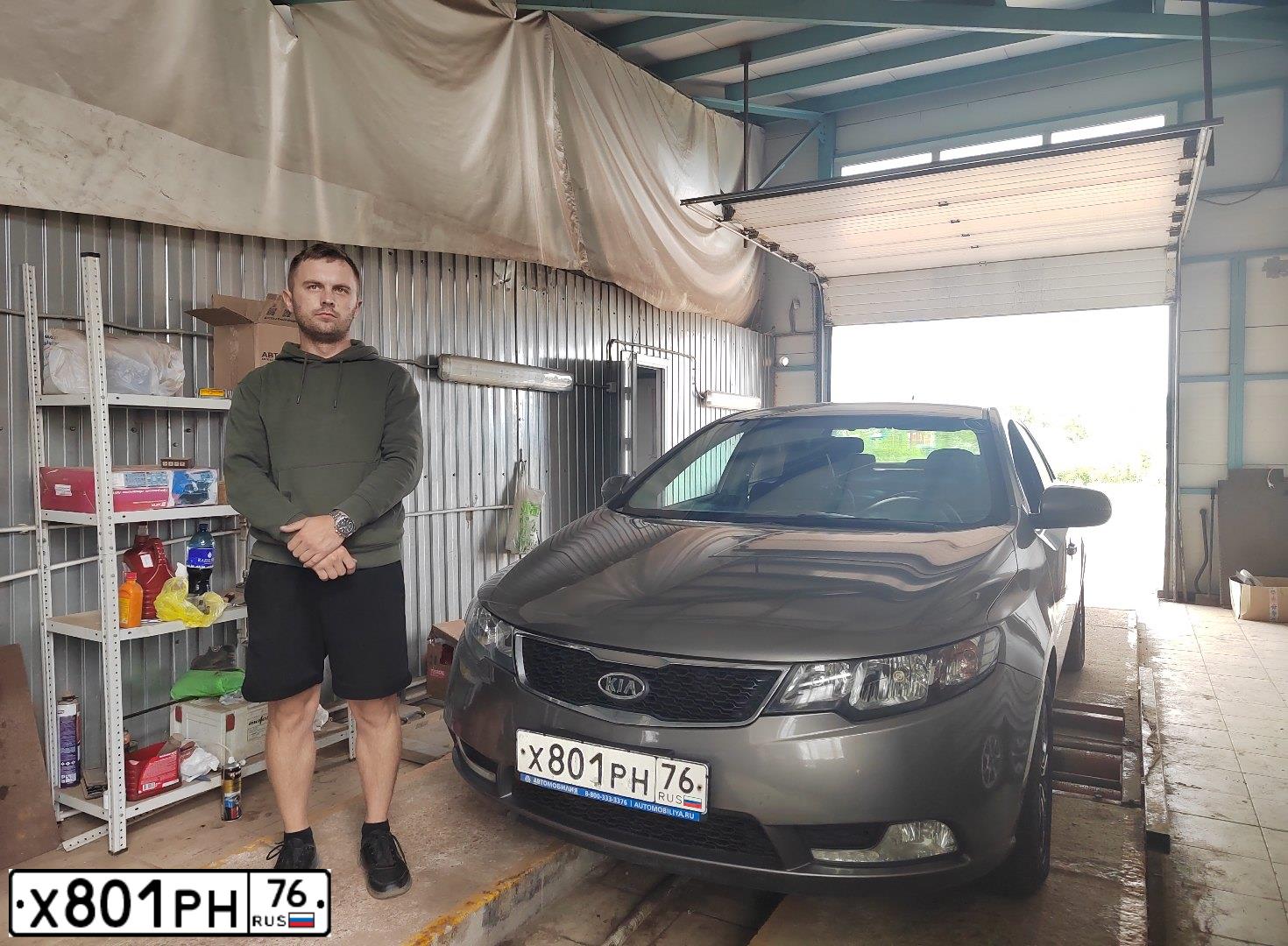 Фото автомобиля KIA CERATO, 2012 — госномер У107ЕС76. Цвет: СЕРЫЙ