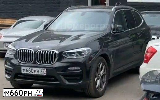 Фото автомобиля BMW X3, 2018 — госномер М660РН77. Цвет: ЧЕРНЫЙ