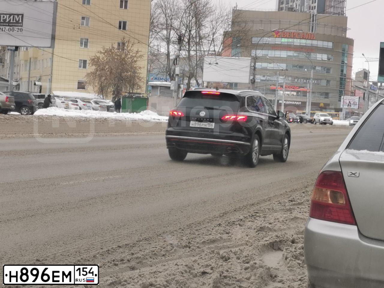 Фото автомобиля HYUNDAI I30, 2014 — госномер Н896ЕМ154. Цвет: БРОНЗОВЫЙ