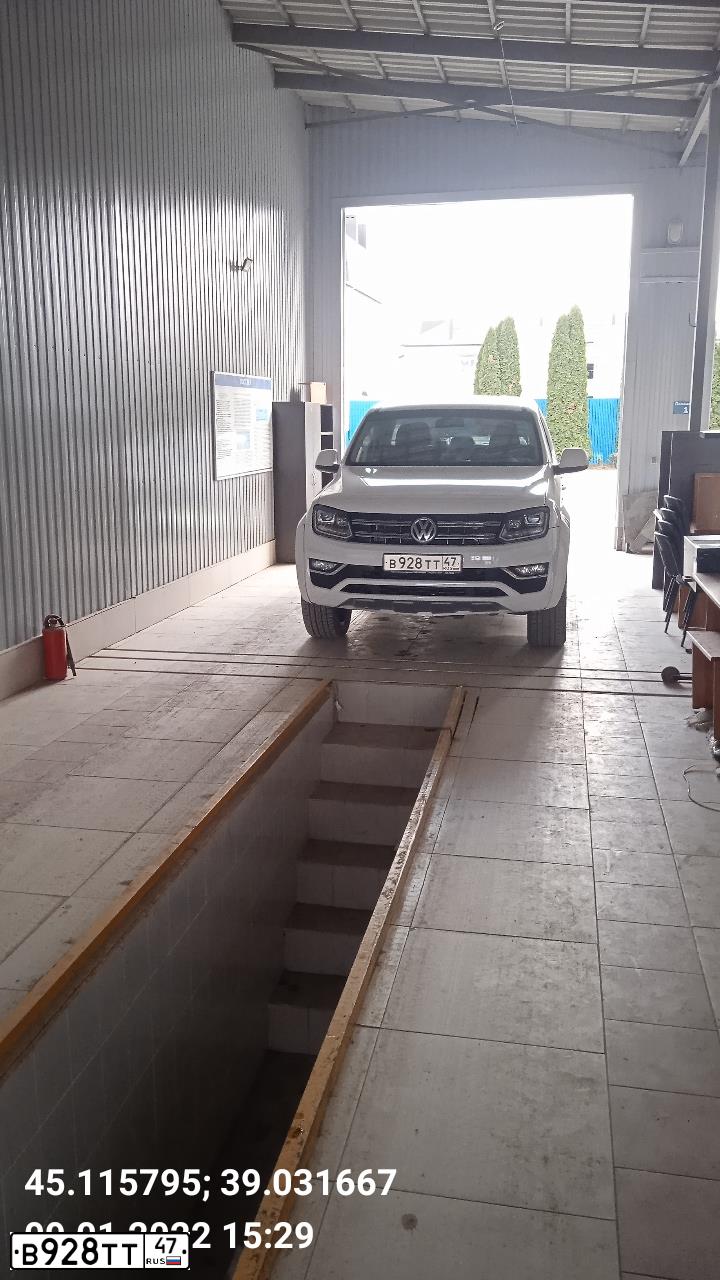 Фото автомобиля VOLKSWAGEN AMAROK, 2013 — госномер У777ЕА193. Цвет: Белый