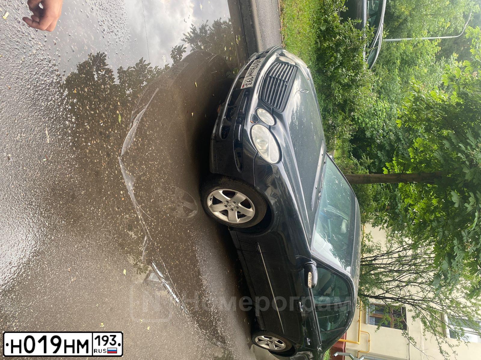 Фото автомобиля MERCEDES E-KLASSE, 2004 — госномер Н019НМ193. Цвет: ЧЕРНЫЙ