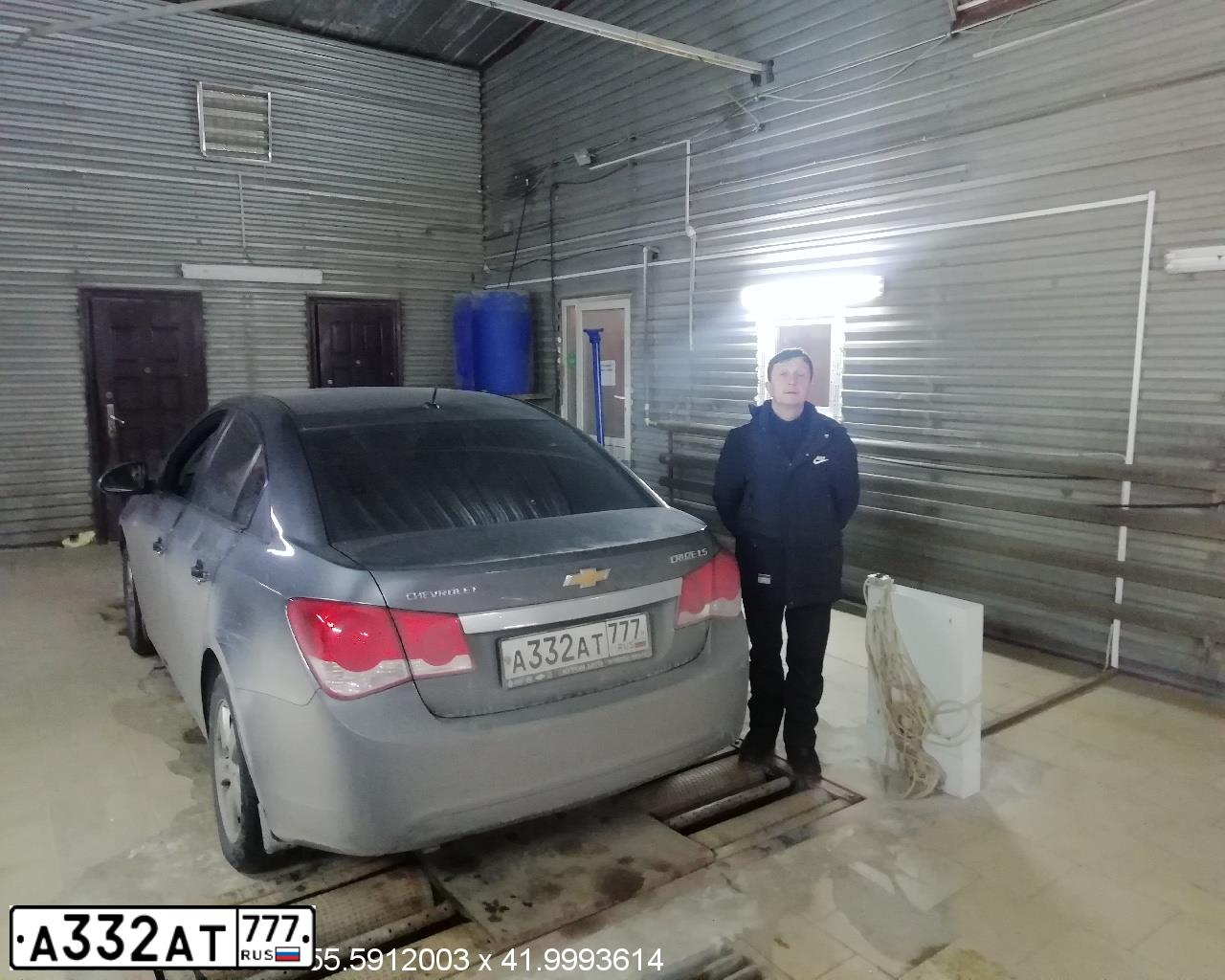 Фото автомобиля CHEVROLET CRUZE, 2011 — госномер К740УР33. Цвет: СЕРЫЙ МЕТАЛЛИК
