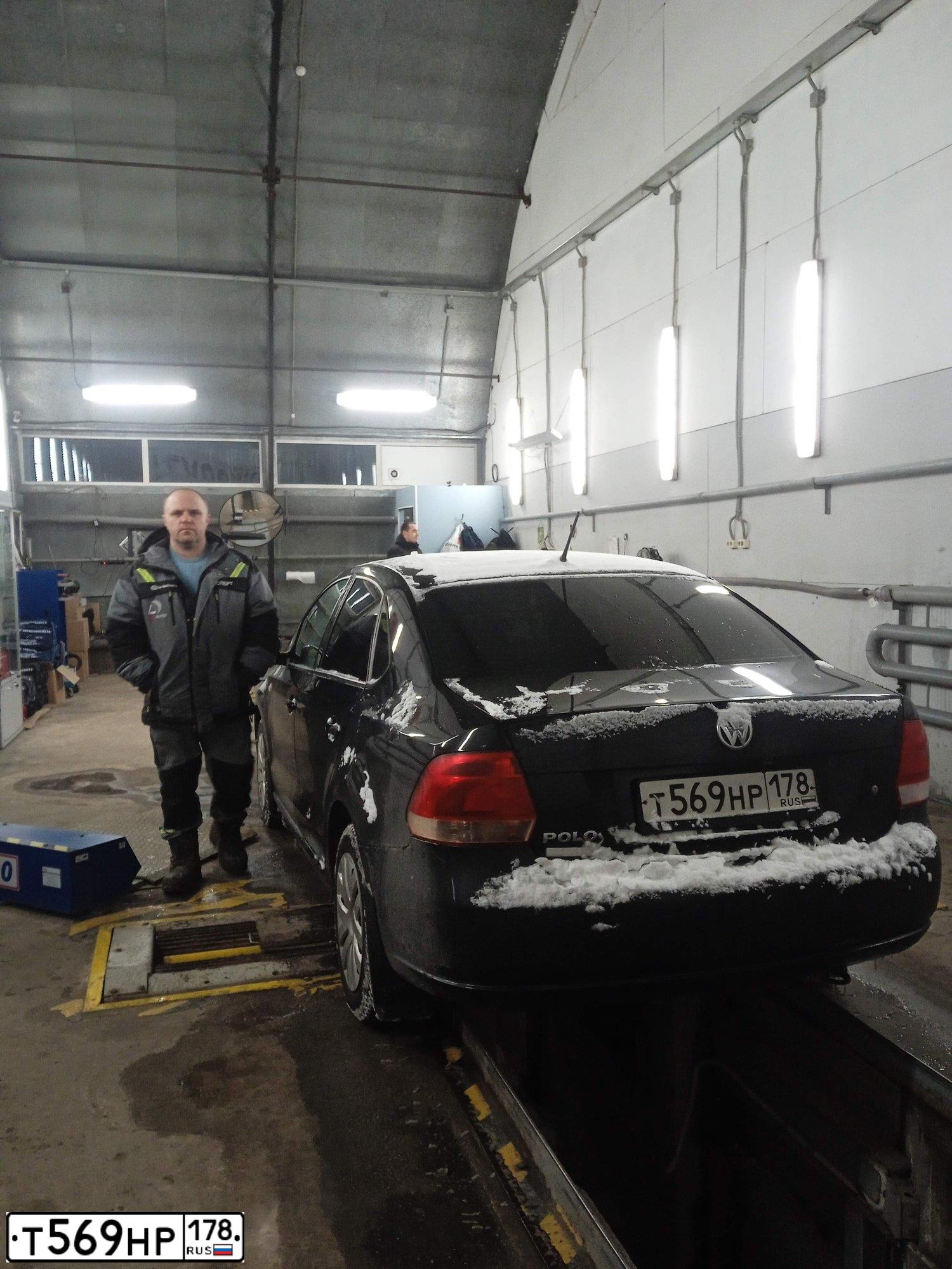 Фото автомобиля VOLKSWAGEN POLO, 2013 — госномер Т569НР178. Цвет: ЧЕРНЫЙ