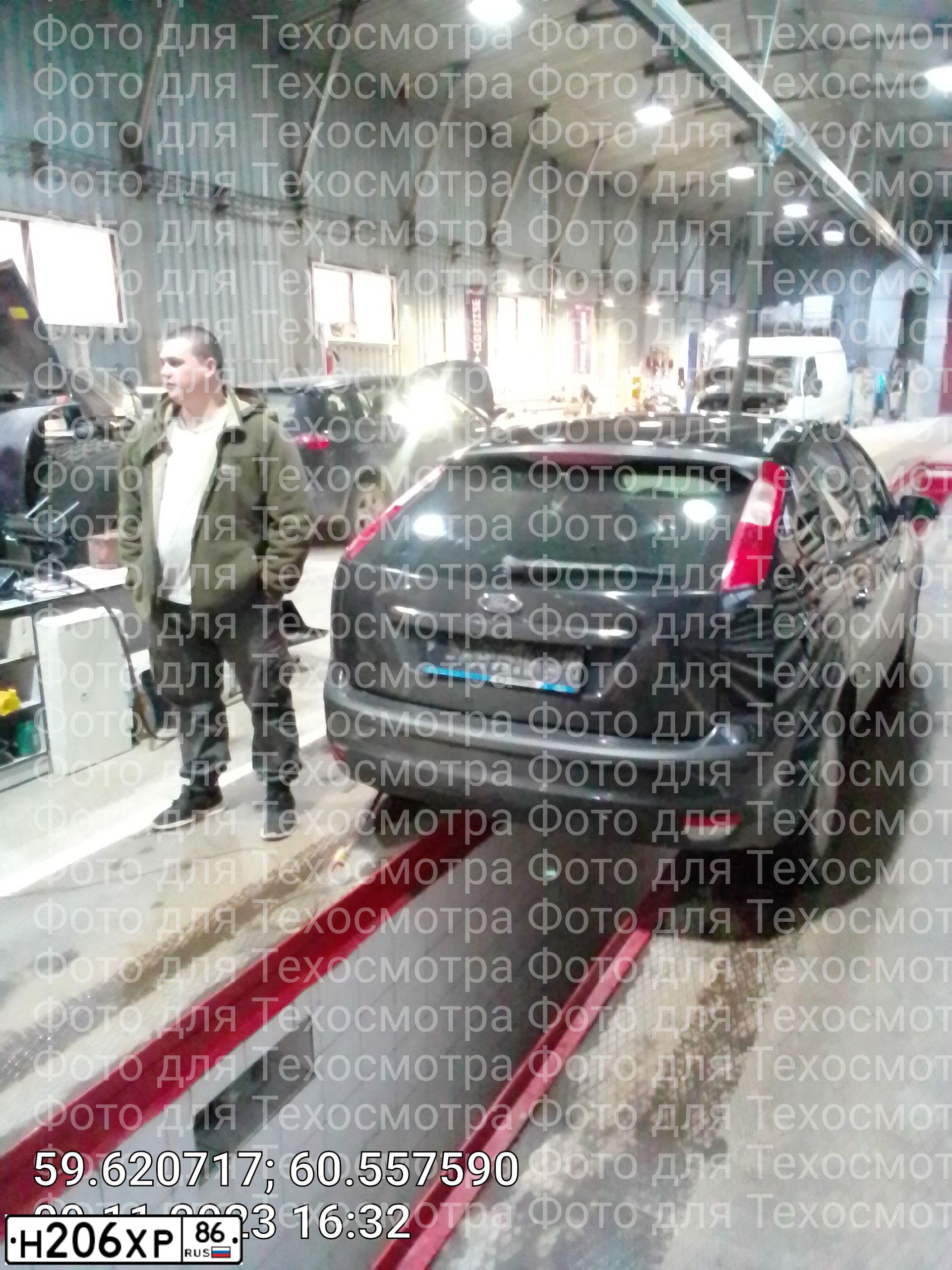 Фото автомобиля FORD FOCUS, 2007 — госномер С707УА196. Цвет: ЧЕРНЫЙ