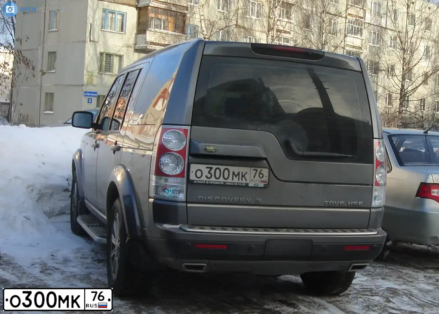 Фото автомобиля MERCEDES E-KLASSE, 1999 — госномер О300МК76. Цвет: СЕРЫЙ