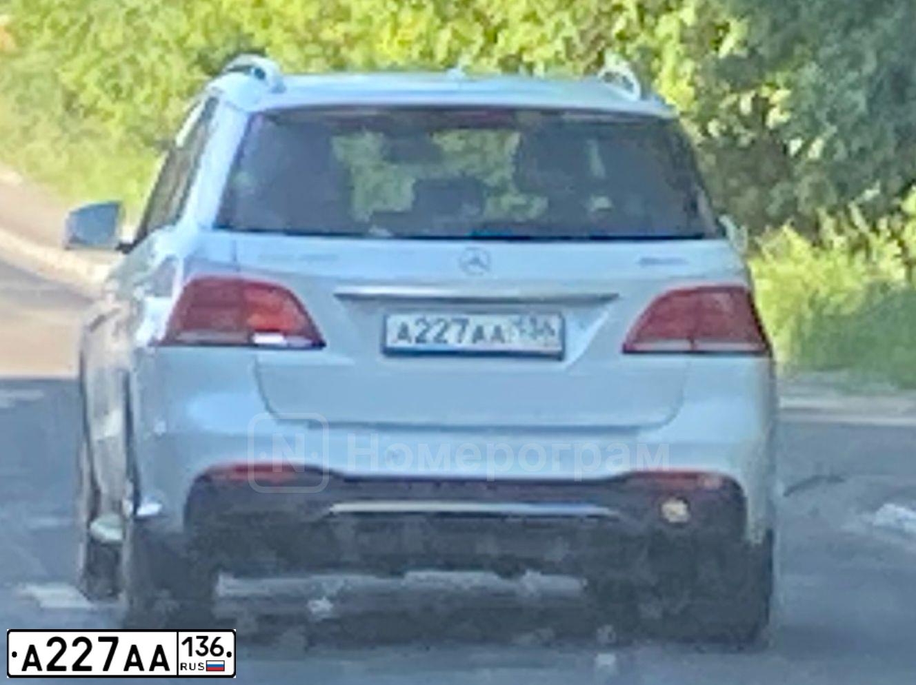 Фото автомобиля MERCEDES GLE-KLASSE, 2015 — госномер А227АА136. Цвет: БЕЛЫЙ