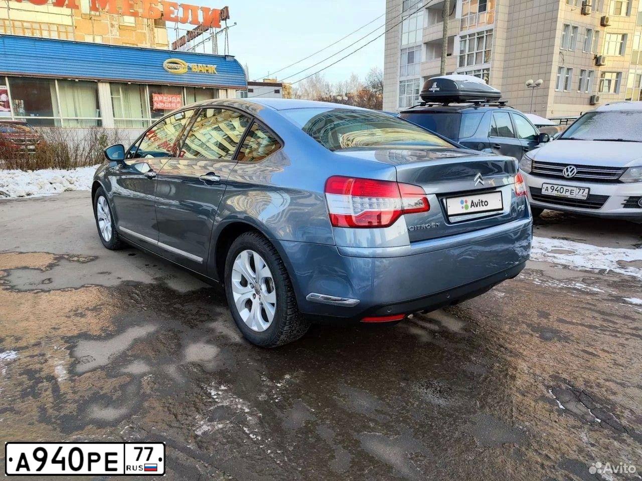 Фото автомобиля VOLKSWAGEN TIGUAN, 2013 — госномер А940РЕ77. Цвет: СЕРЫЙ СВЕТЛЫЙ