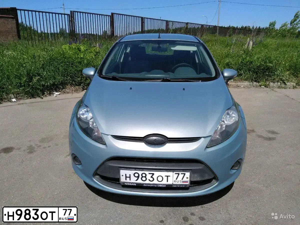 Фото автомобиля FORD FIESTA / ASPIRE, 2008 — госномер Н983ОТ77. Цвет: СЕРО-ГОЛУБОЙ