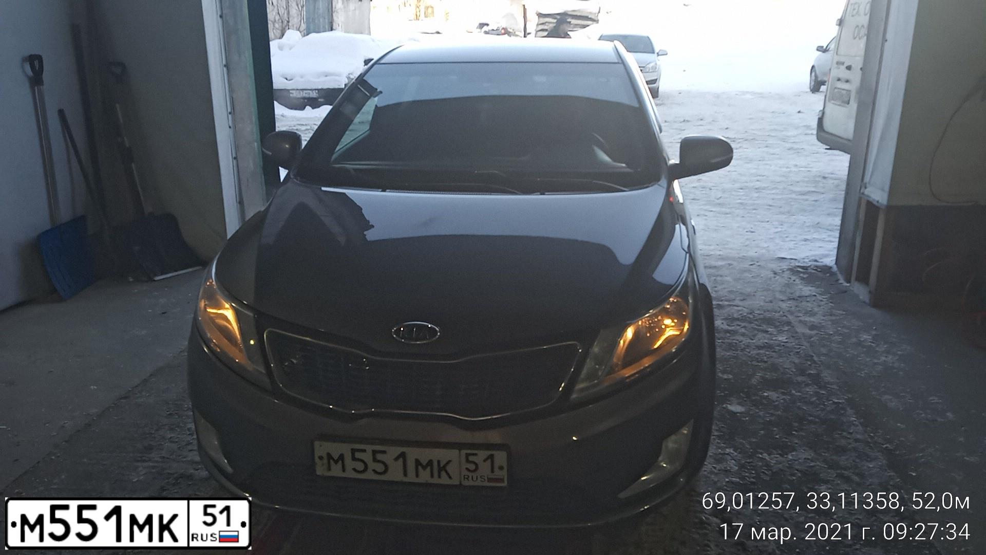 Фото автомобиля KIA RIO, 2012 — госномер М551МК51. Цвет: СЕРЫЙ