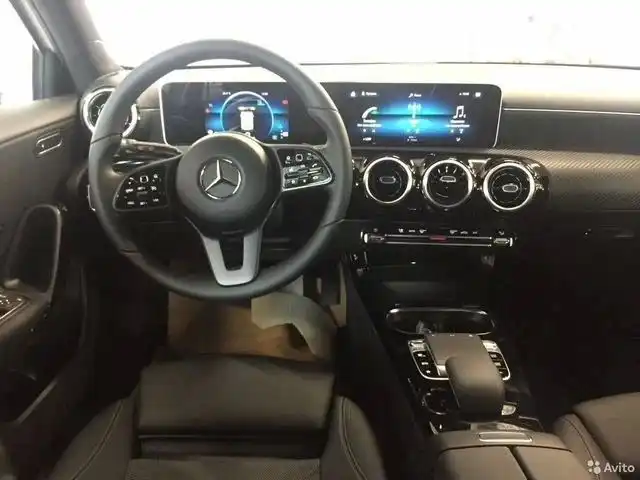 Фото автомобиля MERCEDES A-KLASSE, 2018 — госномер С707РР18. Цвет: БЕЛЫЙ