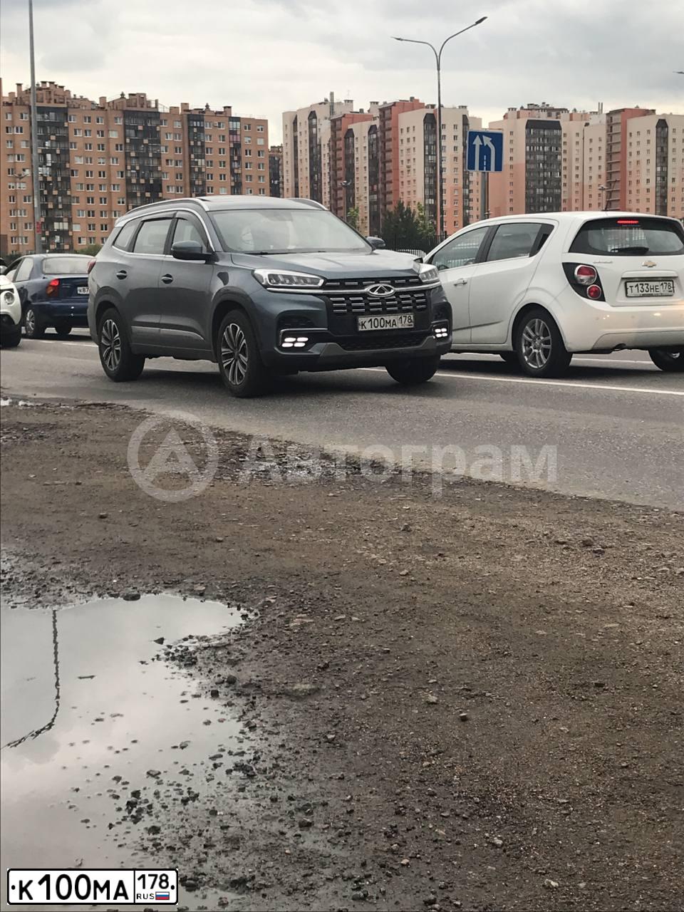 Фото автомобиля HYUNDAI GENESIS, 2019 — госномер М964РУ198. Цвет: Коричневый
