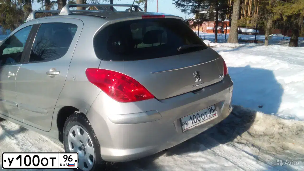 Фото автомобиля PEUGEOT 308, 2008 — госномер У100ОТ96. Цвет: Серый