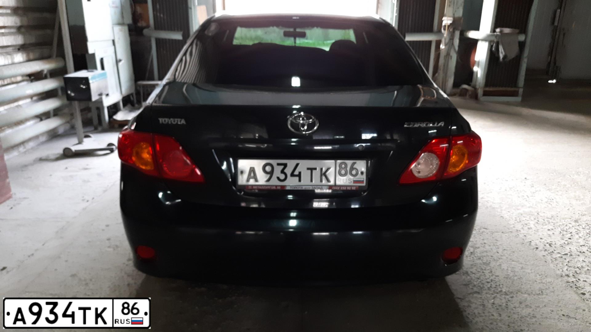 Фото автомобиля TOYOTA COROLLA, 2008 — госномер А934ТК86. Цвет: ЧЕРНЫЙ