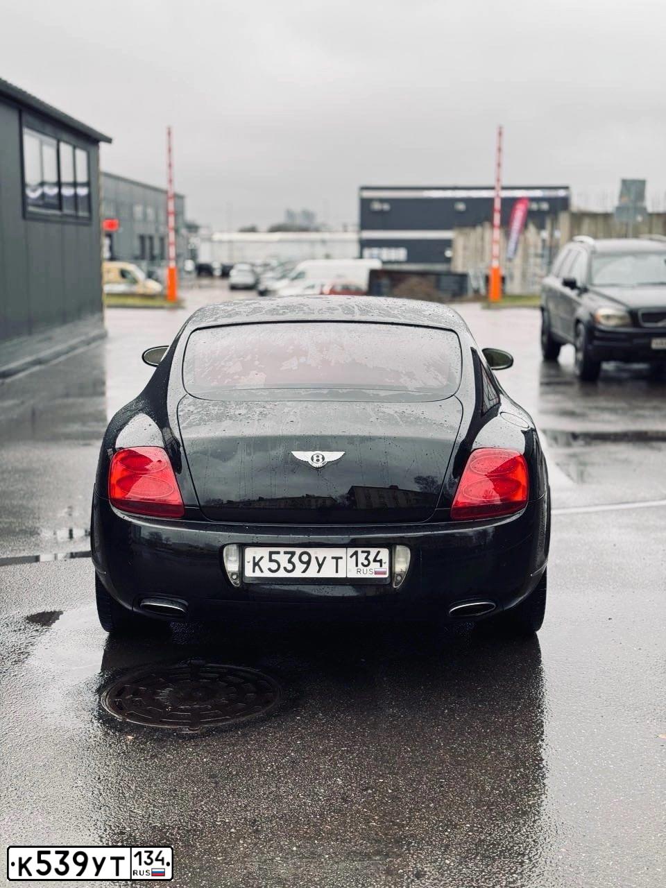 Фото автомобиля BENTLEY CONTINENTAL, 2004 — госномер К539УТ134. Цвет: ЧЕРНЫЙ