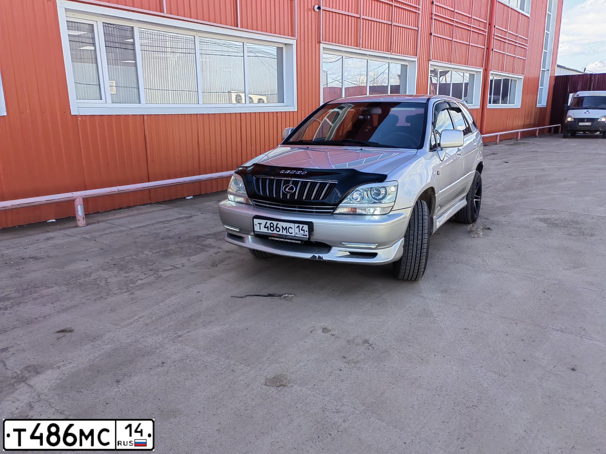 Фото автомобиля LEXUS RX, 2001 — госномер Т486МС14. Цвет: Серебристый