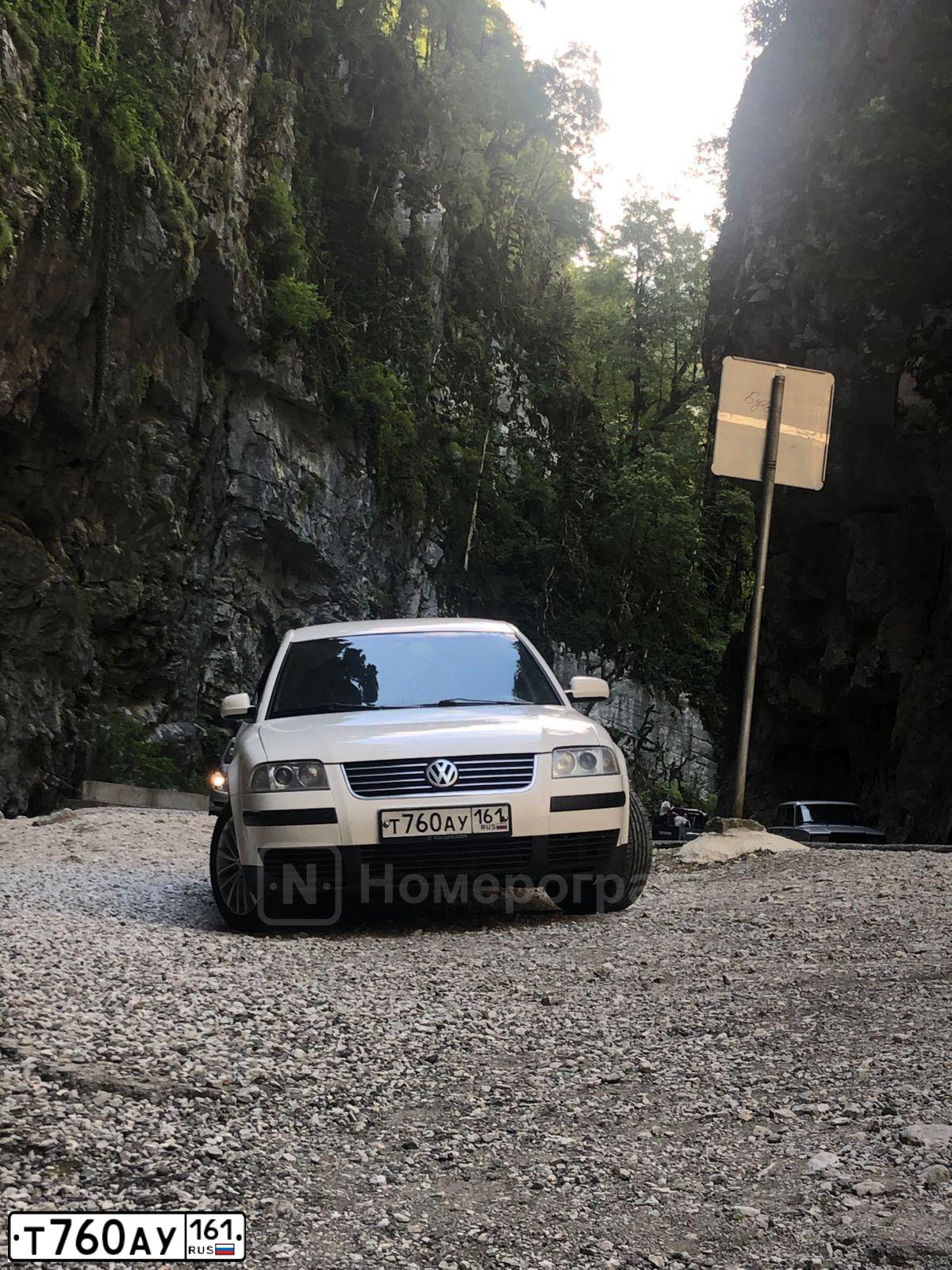Фото автомобиля VOLKSWAGEN PASSAT, 2001 — госномер Т760АУ161. Цвет: БЕЛЫЙ