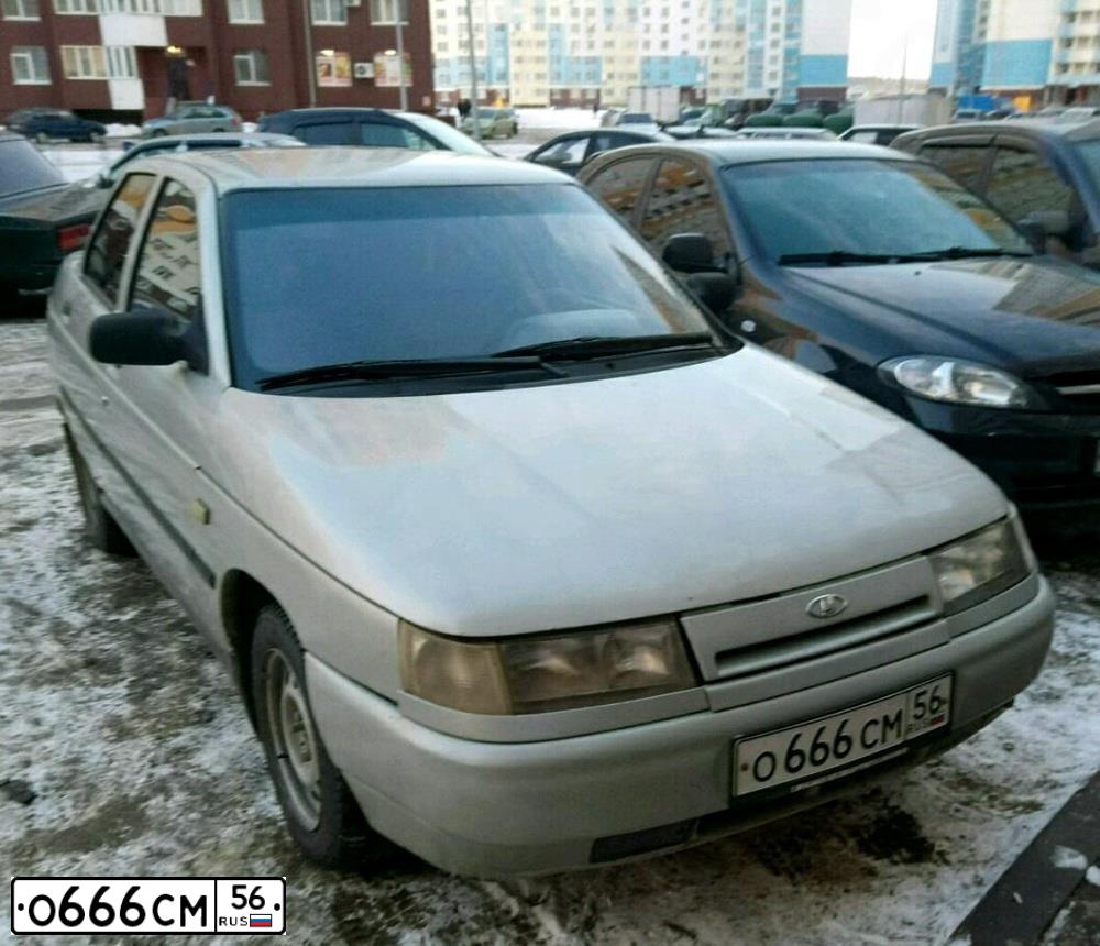 Фото автомобиля LADA 2110, 2004 — госномер О666СМ56. Цвет: МОЛОЧНО-БЕЛЫЙ СЕРЕБРИСТЫЙ