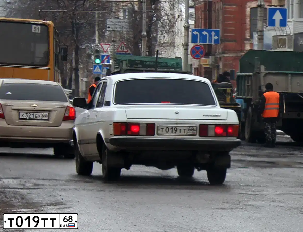 Фото автомобиля GAZ 3102 WOLGA, 2002 — госномер Т019ТТ68. Цвет: Белый