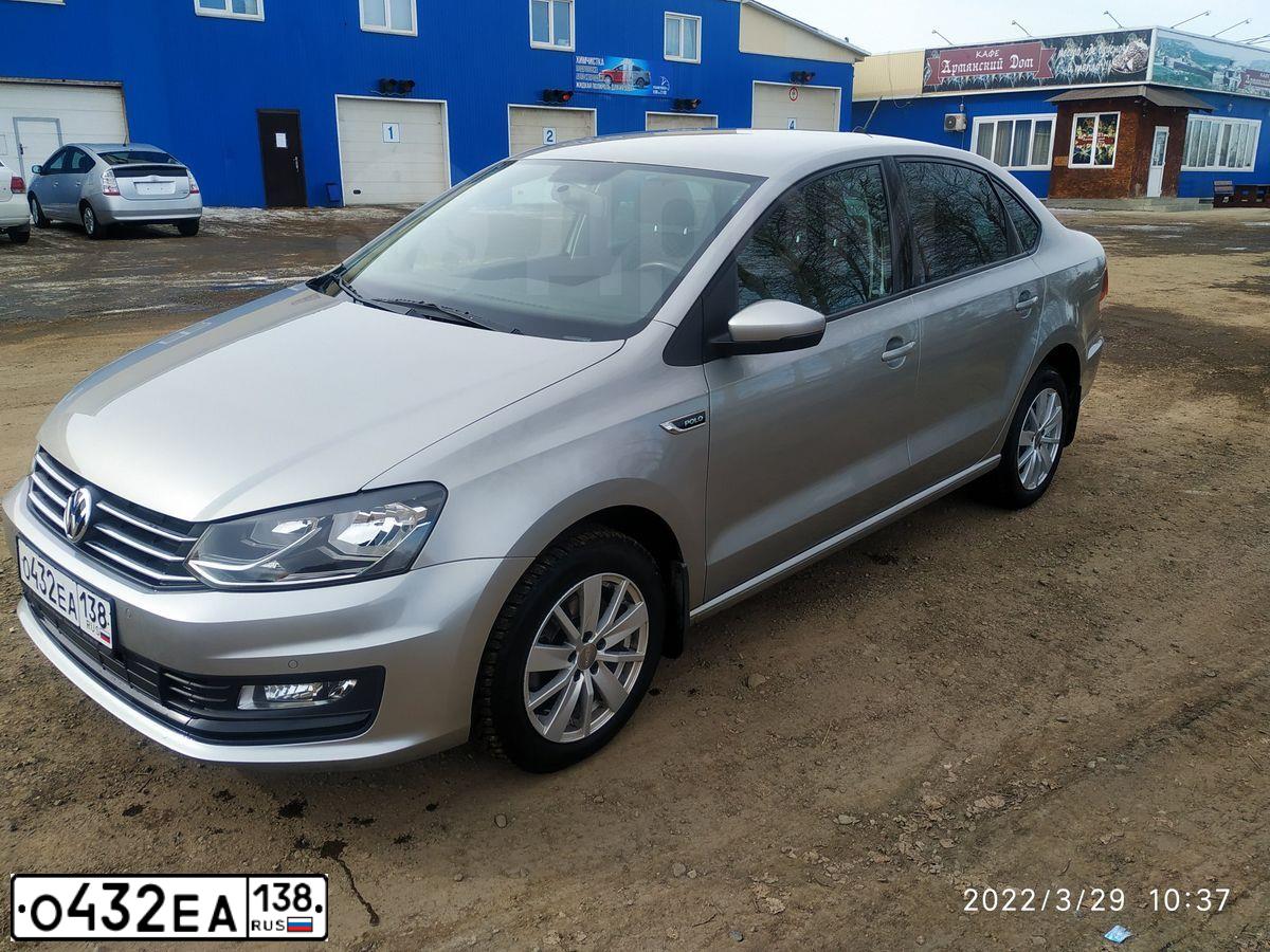 Фото автомобиля VOLKSWAGEN POLO, 2019 — госномер А132НР138. Цвет: СЕРЕБРИСТЫЙ
