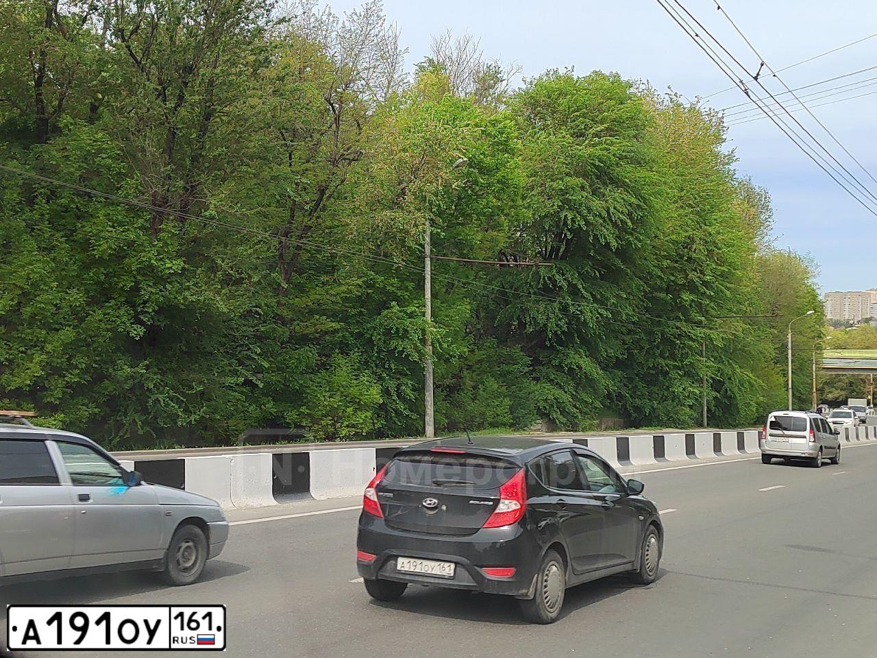 Фото автомобиля HYUNDAI SOLARIS, 2012 — госномер У685ЕХ180. Цвет: ЧЕРНЫЙ