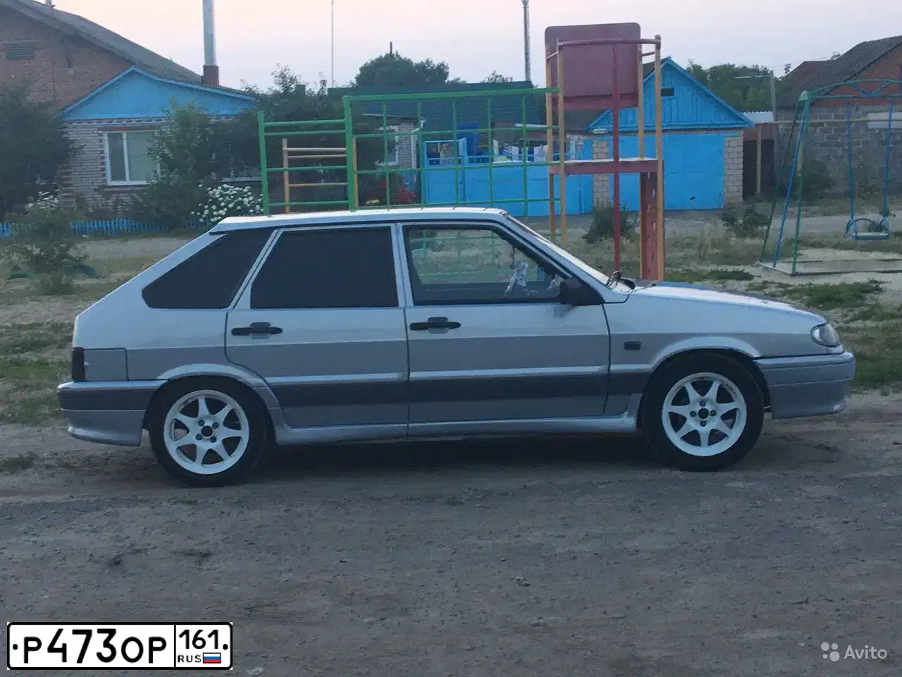 Фото автомобиля LADA 2114 SAMARA, 2005 — госномер Р473ОР161. Цвет: Серебристо-Желтый
