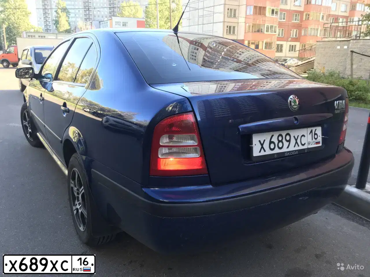 Фото автомобиля SKODA OCTAVIA, 2006 — госномер Х689ХС16. Цвет: Темно-синий