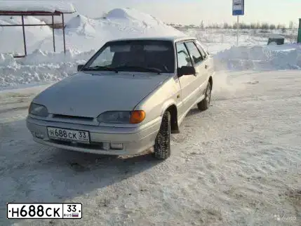 Фото автомобиля LADA 2115 SAMARA, 2004 — госномер Н688СК33. Цвет: МОЛОЧНО-БЕЛЫЙ СЕРЕБРИСТЫЙ
