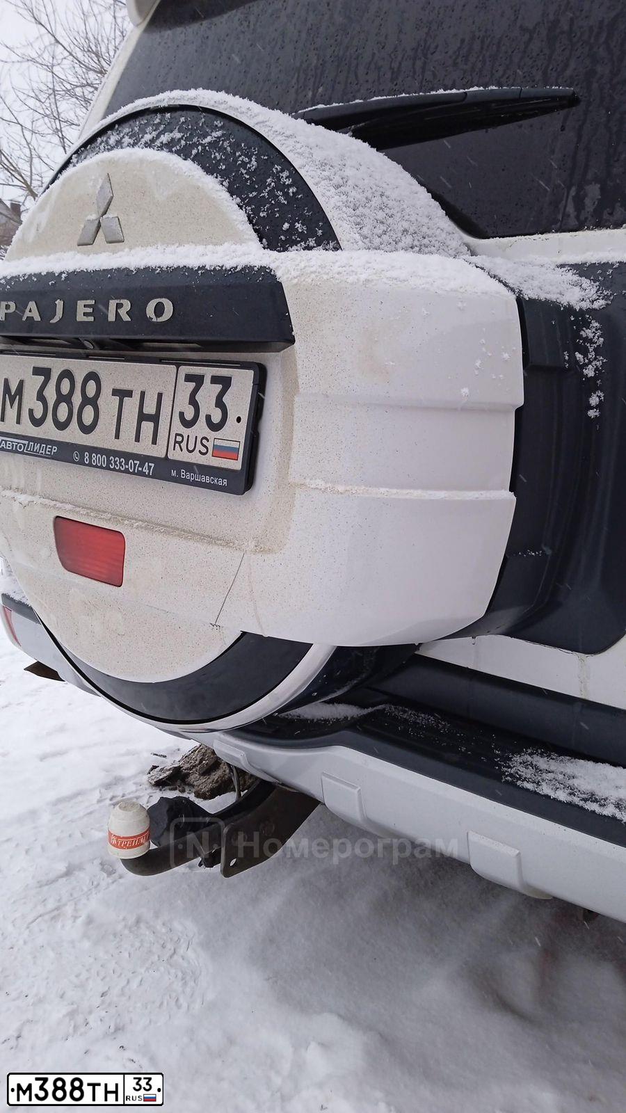 Фото автомобиля MITSUBISHI PAJERO, 2012 — госномер М388ТН33. Цвет: Белый