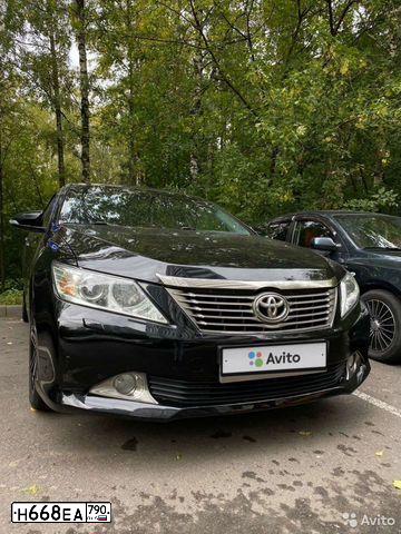 Фото автомобиля TOYOTA CAMRY, 2013 — госномер В288РР77. Цвет: ЧЕРНЫЙ МЕТАЛЛИК