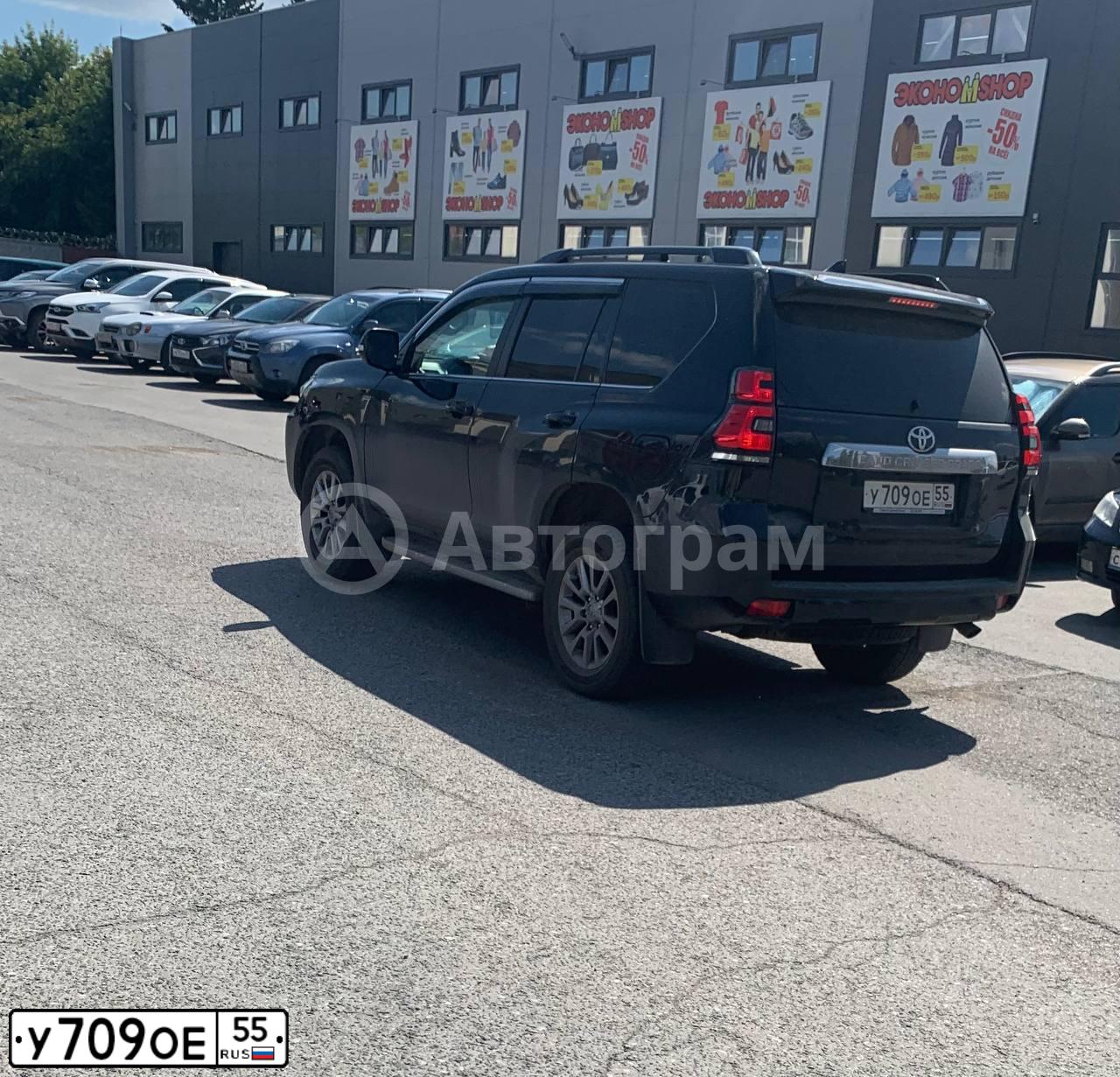 Фото автомобиля TOYOTA LANDCRUISER, 2019 — госномер У709ОЕ55. Цвет: ЧЕРНЫЙ