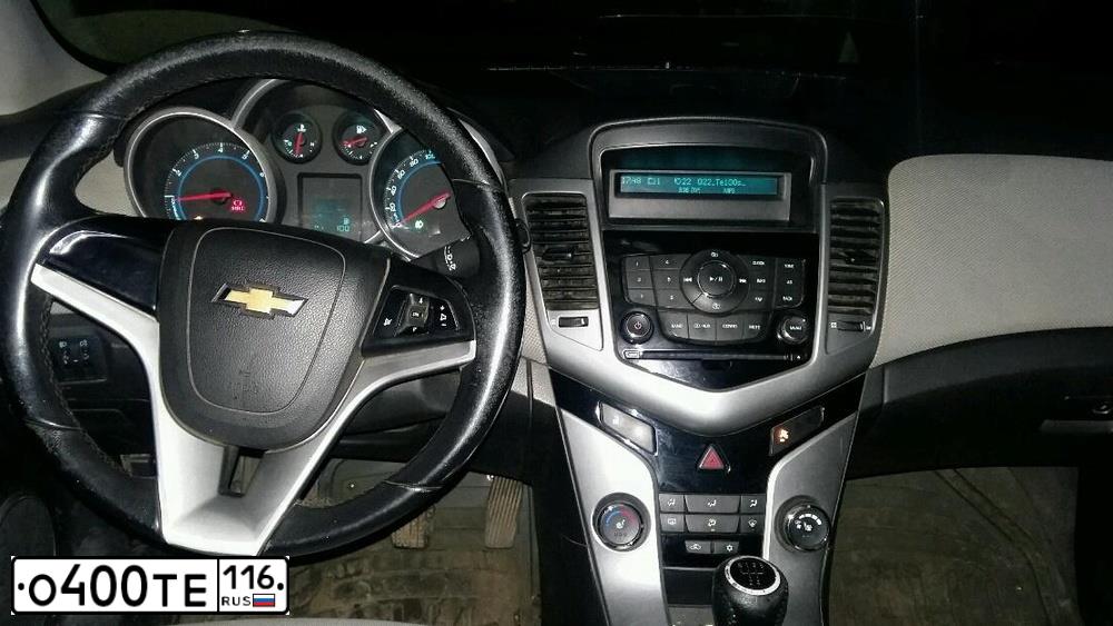 Фото автомобиля CHEVROLET CRUZE, 2012 — госномер О400ТЕ116. Цвет: Белый