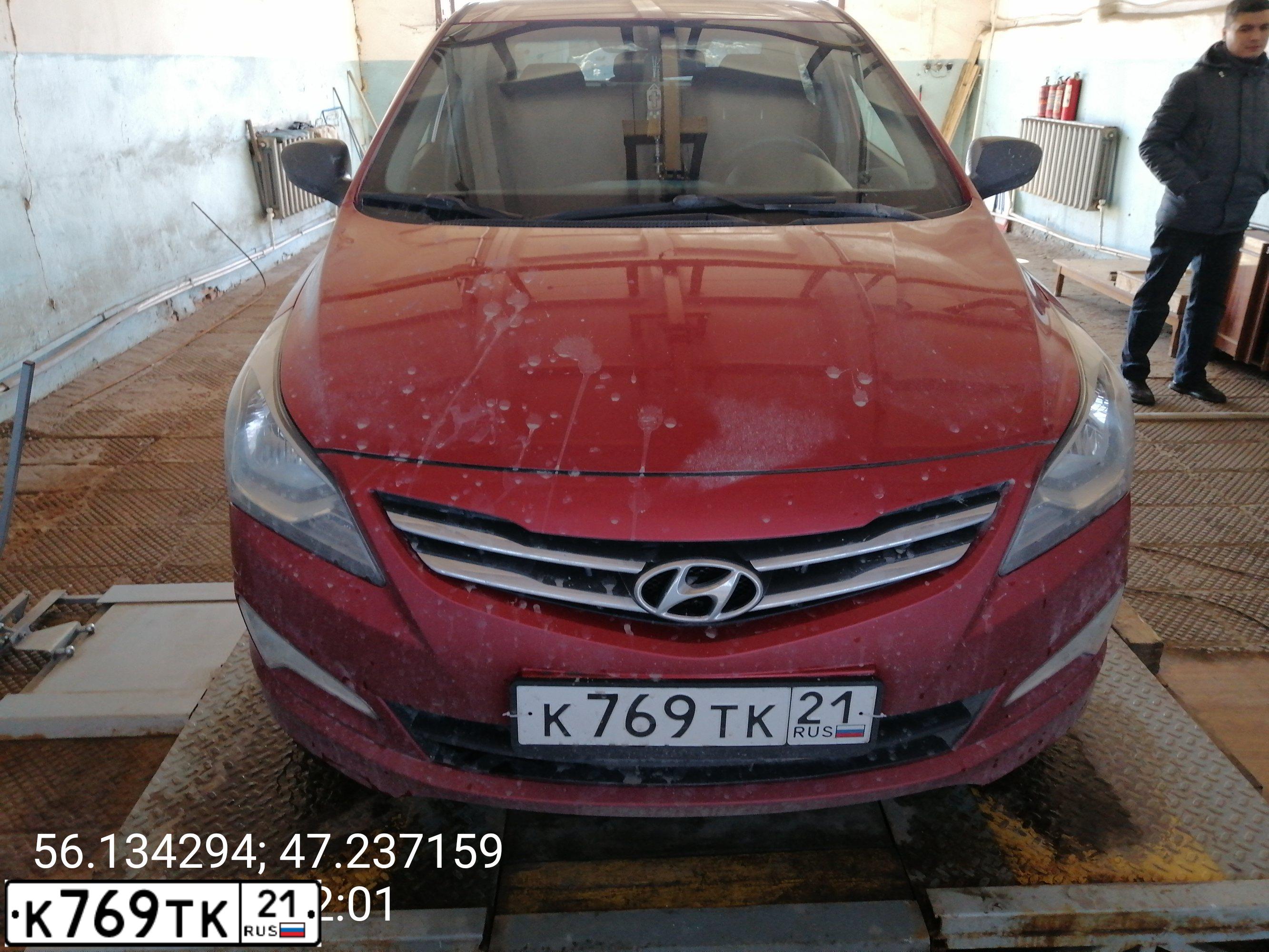 Фото автомобиля HYUNDAI SOLARIS, 2015 — госномер К769ТК21. Цвет: КРАСНЫЙ ГРАНАТ