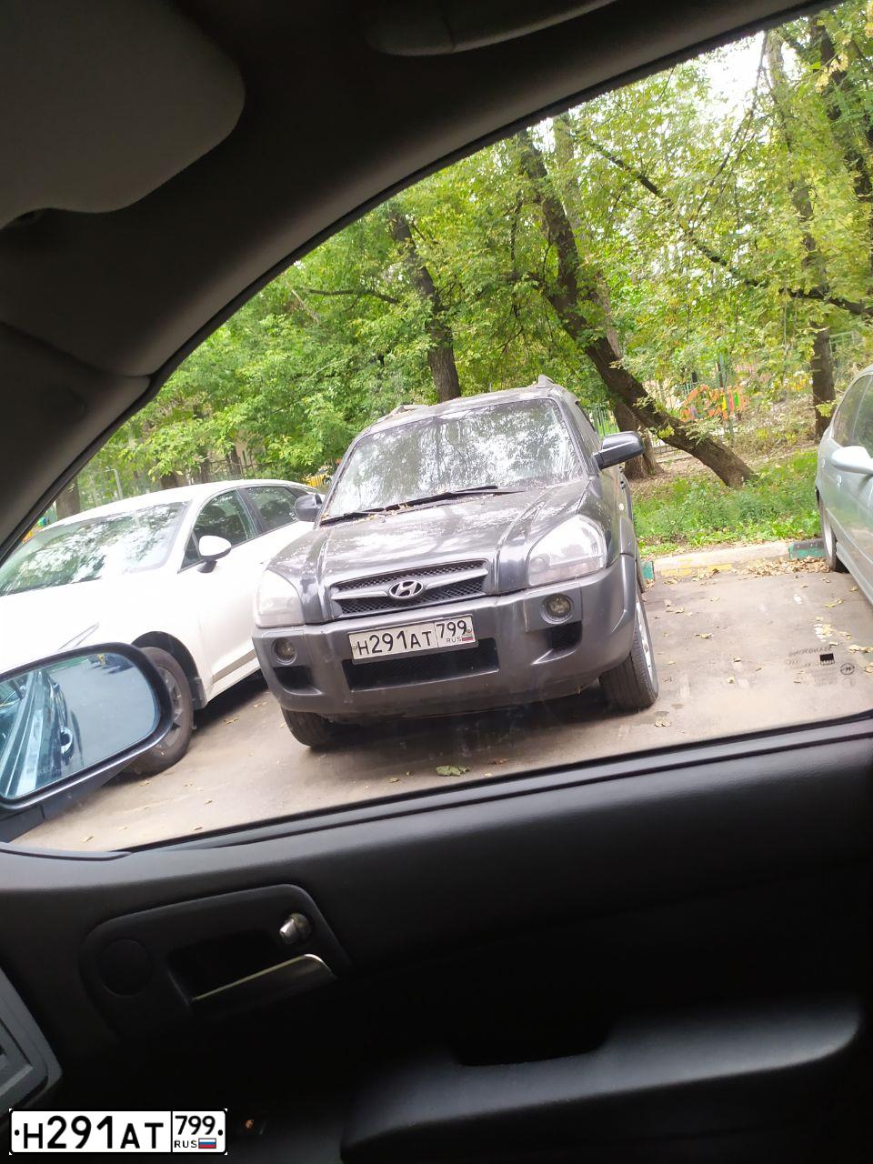 Фото автомобиля HYUNDAI TUCSON, 2008 — госномер Н291АТ799. Цвет: ЧЕРНЫЙ